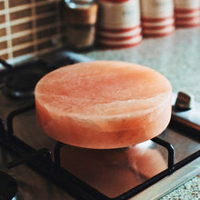 Load image into Gallery viewer, Natural Himalayan Pink Salt Round Shape Cooking Block Tile For Grilling